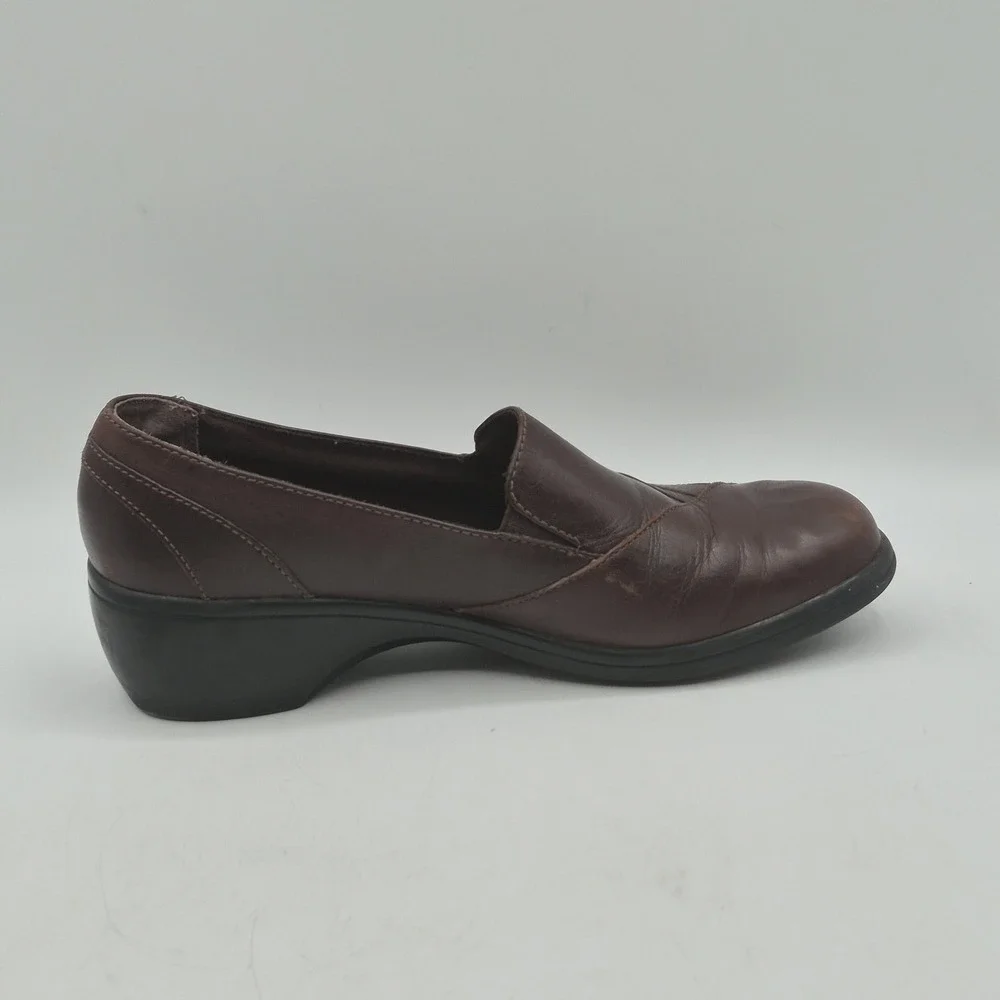Clarks Shoes Womens Size 7.5M Brown Leather Slip On Wedge Comfort‎ Loafers